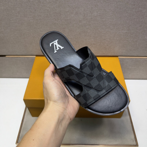 l0*is V*t0n sandals