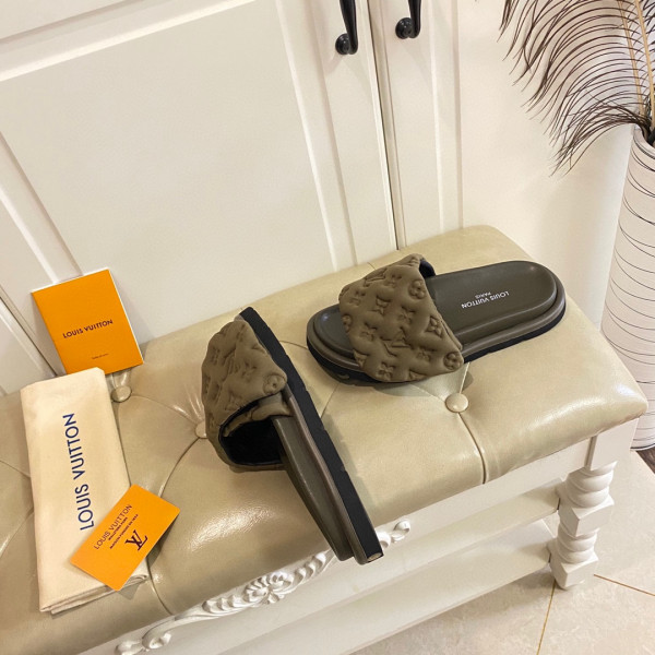 l0*is V*t0n pool pillow comfort mule
