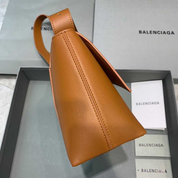 Ba*len*cia*ga downtown medium shoulder bag