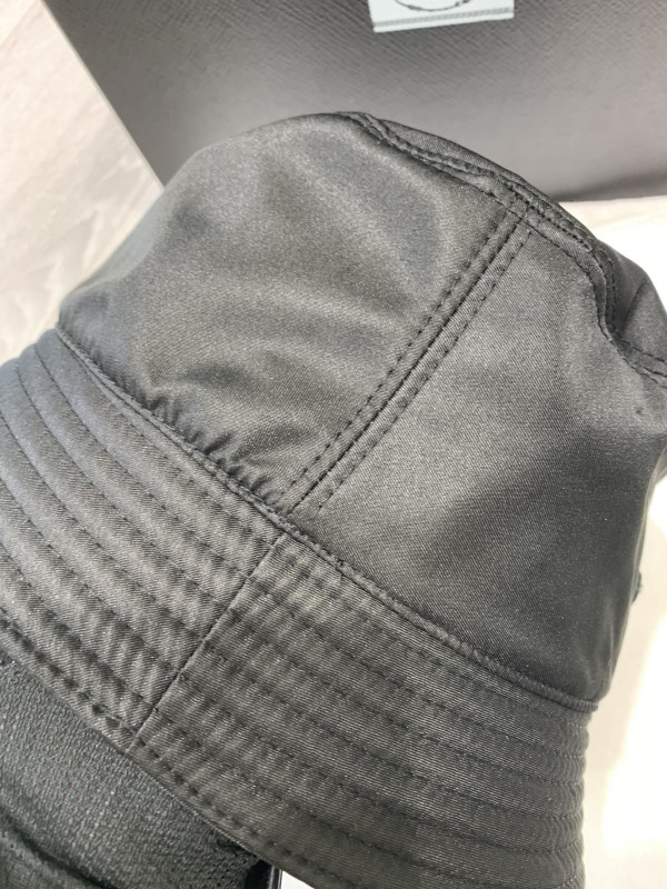 Pra*a nylon bucket hat