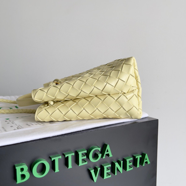 bo*te*ga Ve*ne*ta medium andiamo
