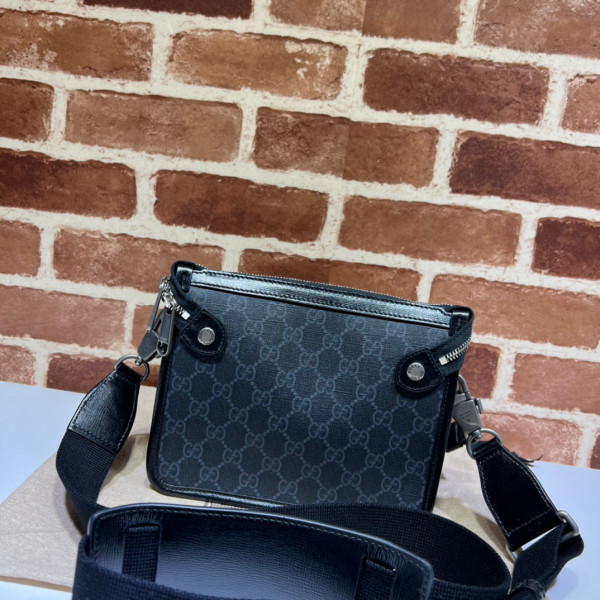 G*u*i messenger bag with interlocking g