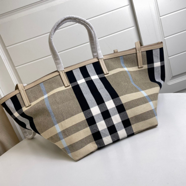 B**rry beach tote
