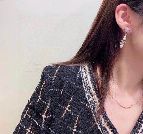 CL EARRINGS