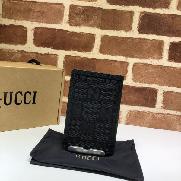 G*u*i off the grid passport case