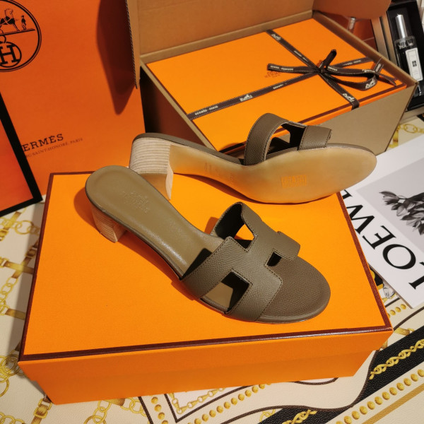 H**mes oasis sandal