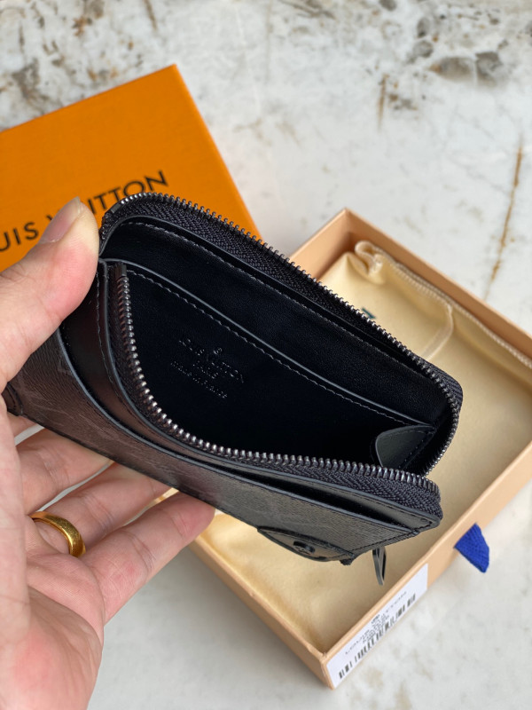 l0*is V*t0n multi card holder trunk
