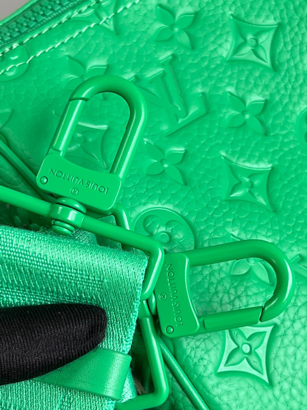 l0*is V*t0n keepall bandouliÈre 50