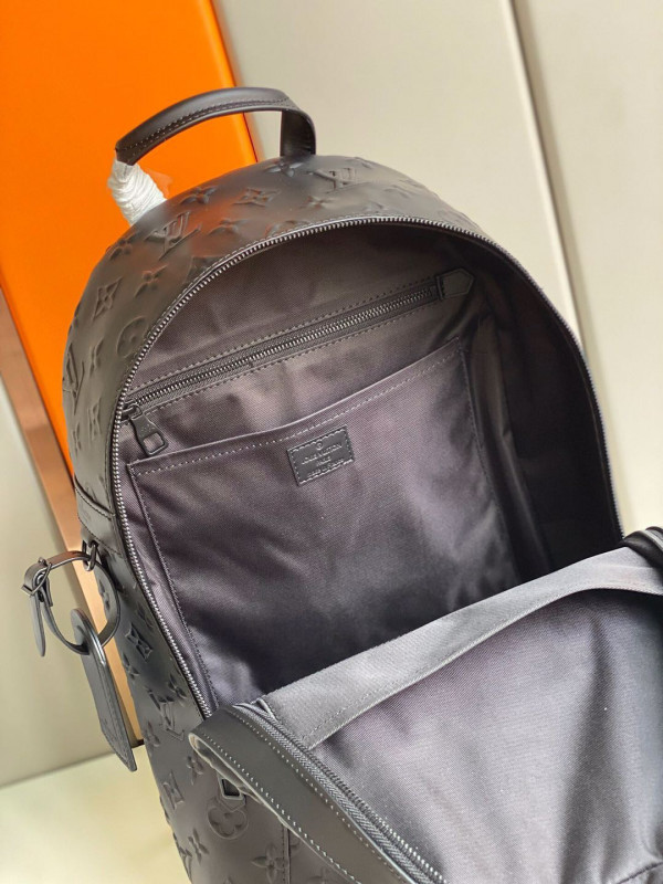 l0*is V*t0n armand backpack