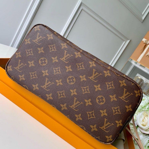 l0*is V*t0n neverfull mm