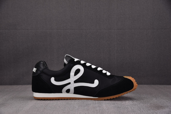 L0ew* ballet runner