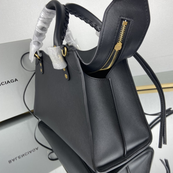 Ba*len*cia*ga neo classic small top handle bag