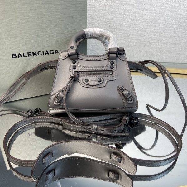 Ba*len*cia*ga neo classic nano top handle bag