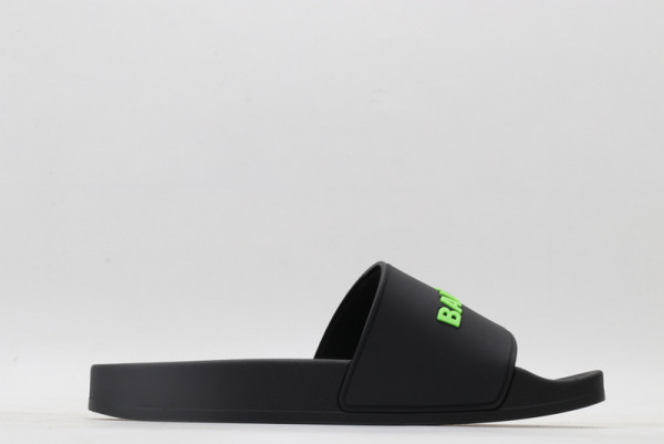 Ba*len*cia*ga pool slide sandal