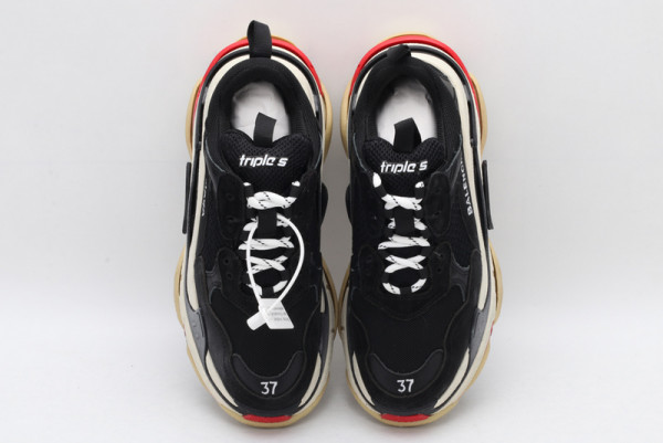 Ba*len*cia*ga triple s