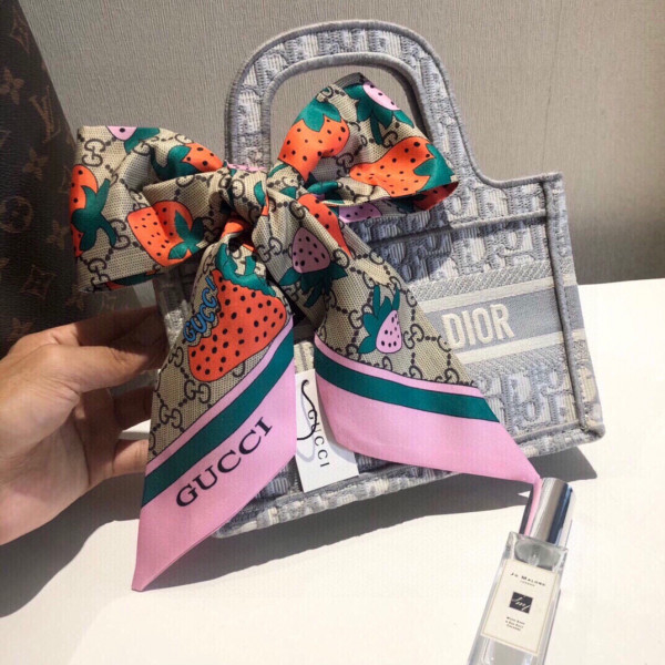 G*u*i bandeau