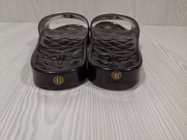 CL SLIPPERS