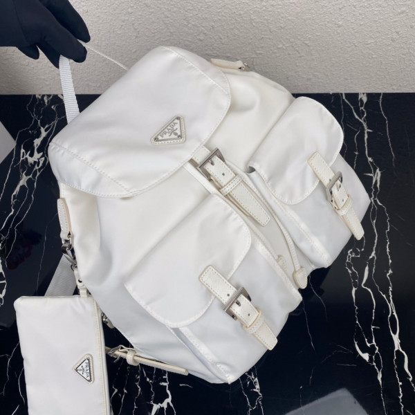 Pra*a re-nylon medium backpack-32-15-30cm