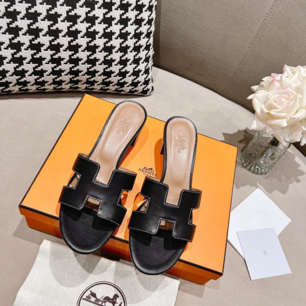 H**mes oasis sandal
