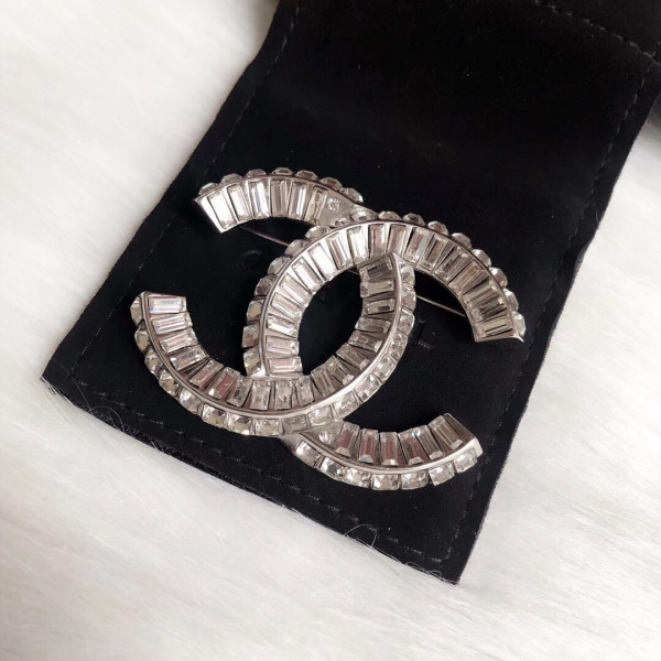 CL BROOCH