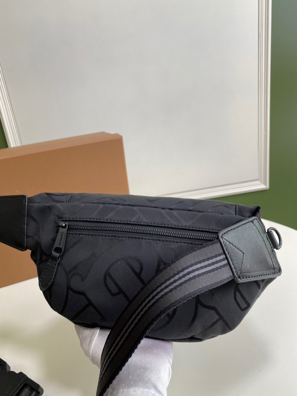 B**rry bum bag