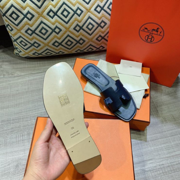 H**mes sandal