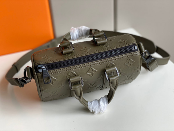 l0*is V*t0n keepall xs
