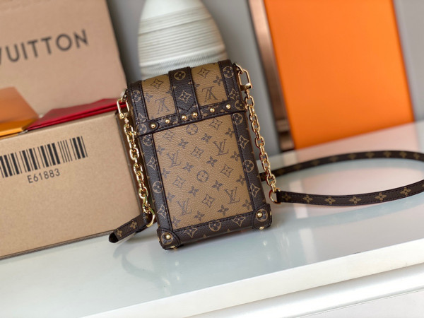 l0*is V*t0n vertical trunk pochette