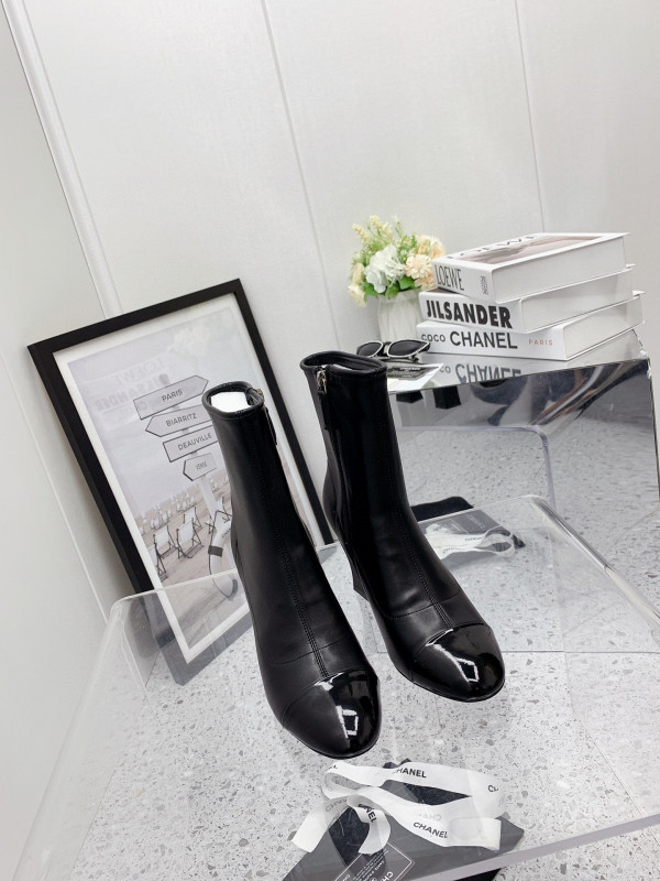 CL ANKLE BOOTS