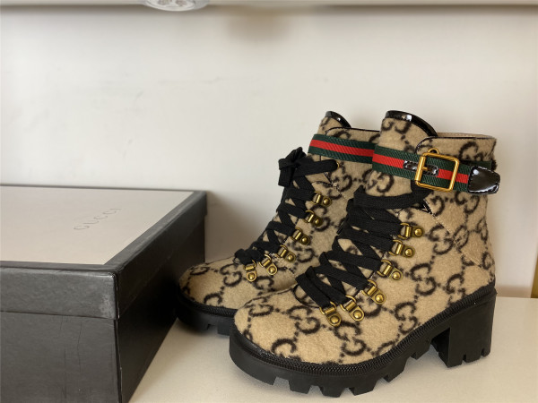 G*u*i gg wool ankle boots