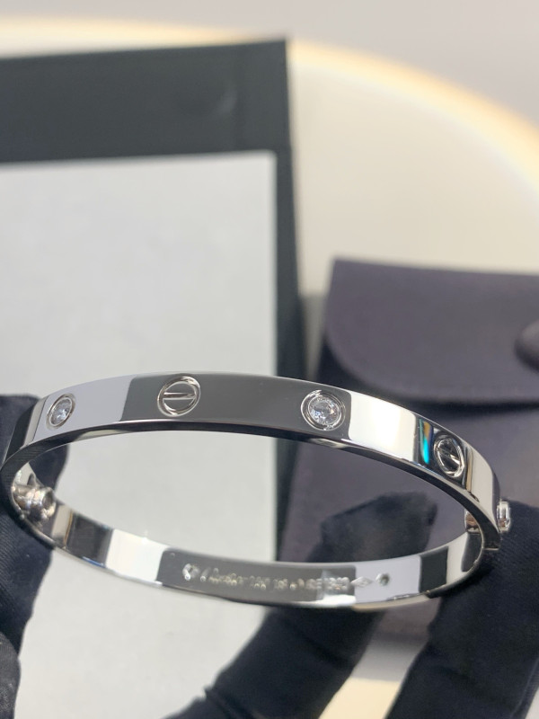 Ca*t*er  bracelet