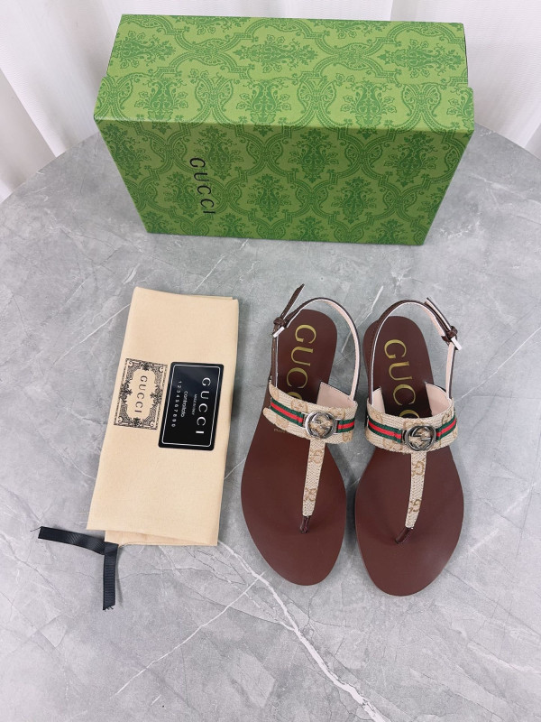 G*u*i slide sandals