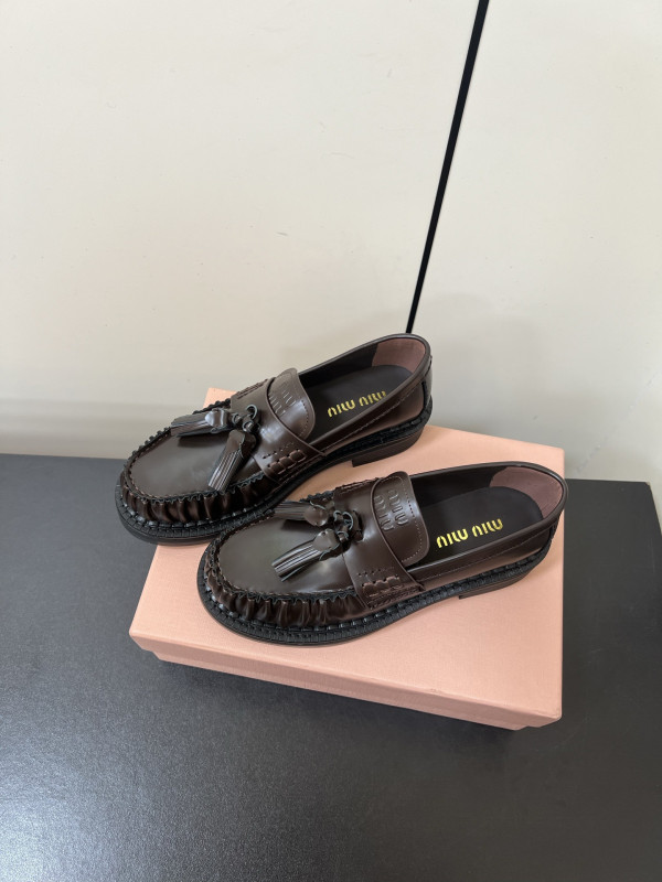 M*um*u loafers