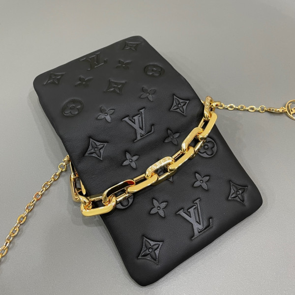 l0*is V*t0n beltbag coussin