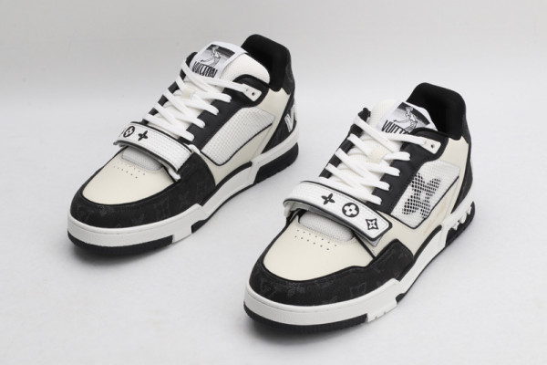 l0*is V*t0n trainer sneaker