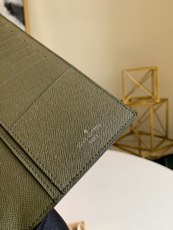 l0*is V*t0n brazza wallet