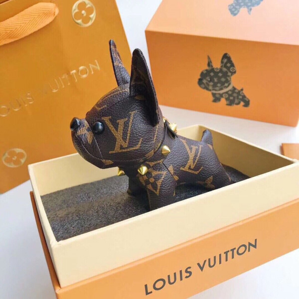 l0*is V*t0n kaey chain