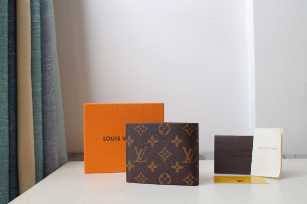 l0*is V*t0n amerigo wallet