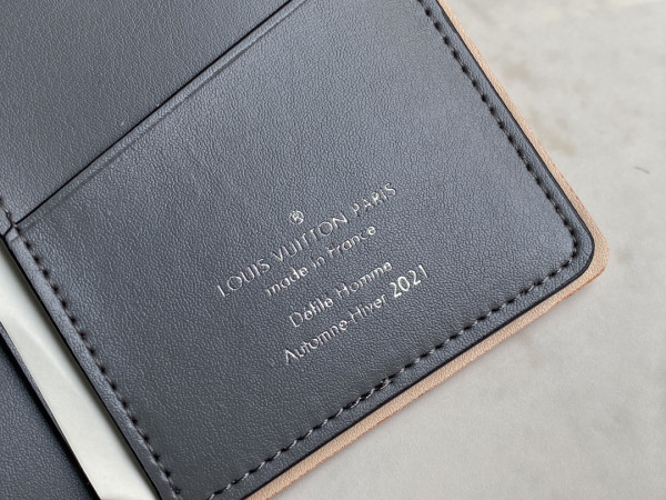 l0*is V*t0n brazza wallet