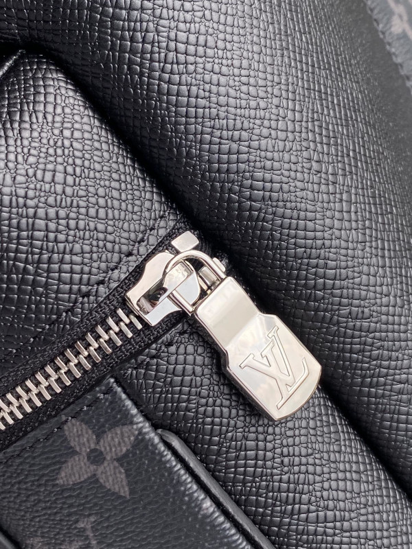 l0*is V*t0n outdoor backpack
