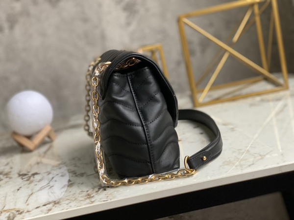 l0*is V*t0n new wave chain bag