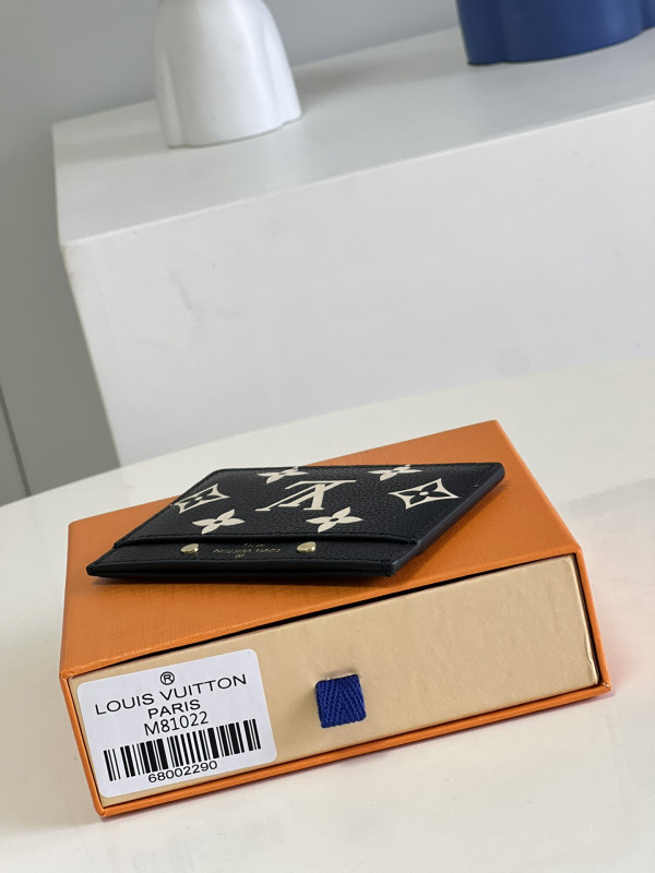 l0*is V*t0n card holder