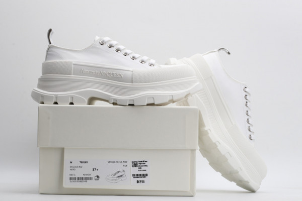 ale*d*r M*Q*en tread slick lace up