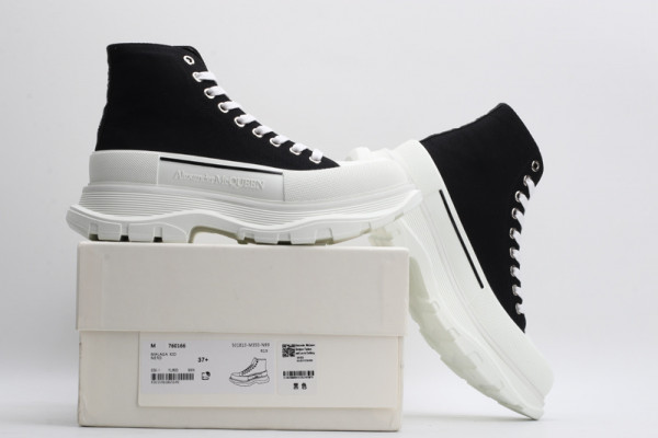 ale*d*r M*Q*en tread slick boot
