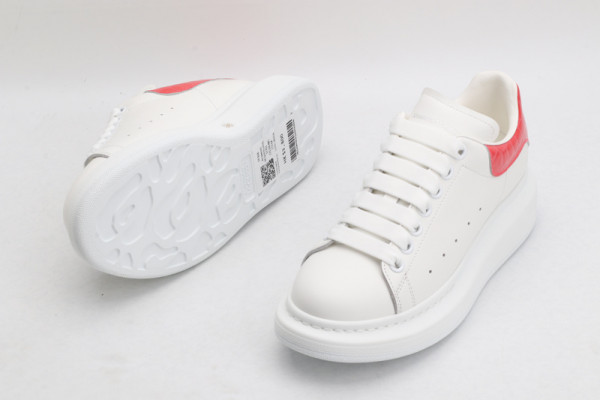 ale*d*r M*Q*en oversized sneaker