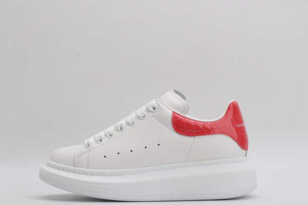 ale*d*r M*Q*en oversized sneaker