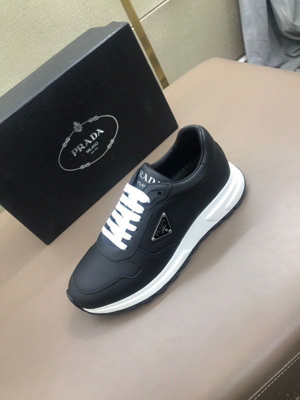 Pra*a  sneakers