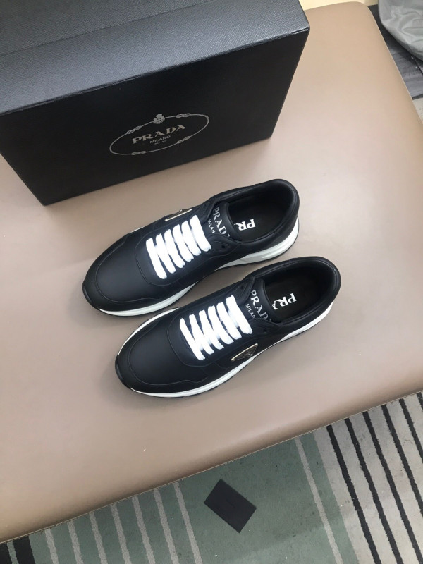 Pra*a  sneakers