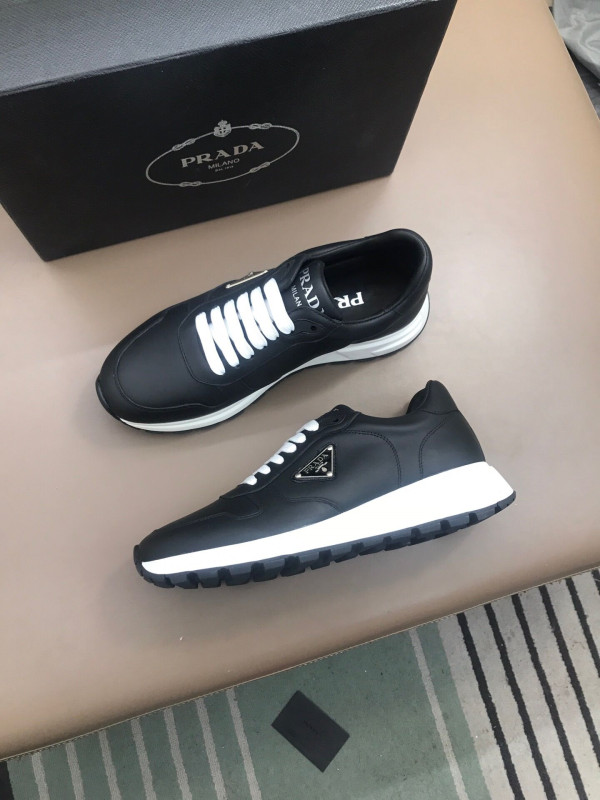 Pra*a  sneakers