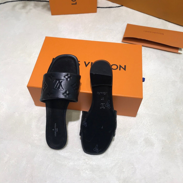 l0*is V*t0n slippers